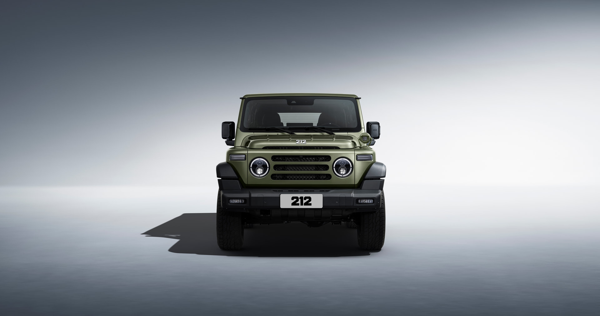 BAW 212, vista frontal en estudio